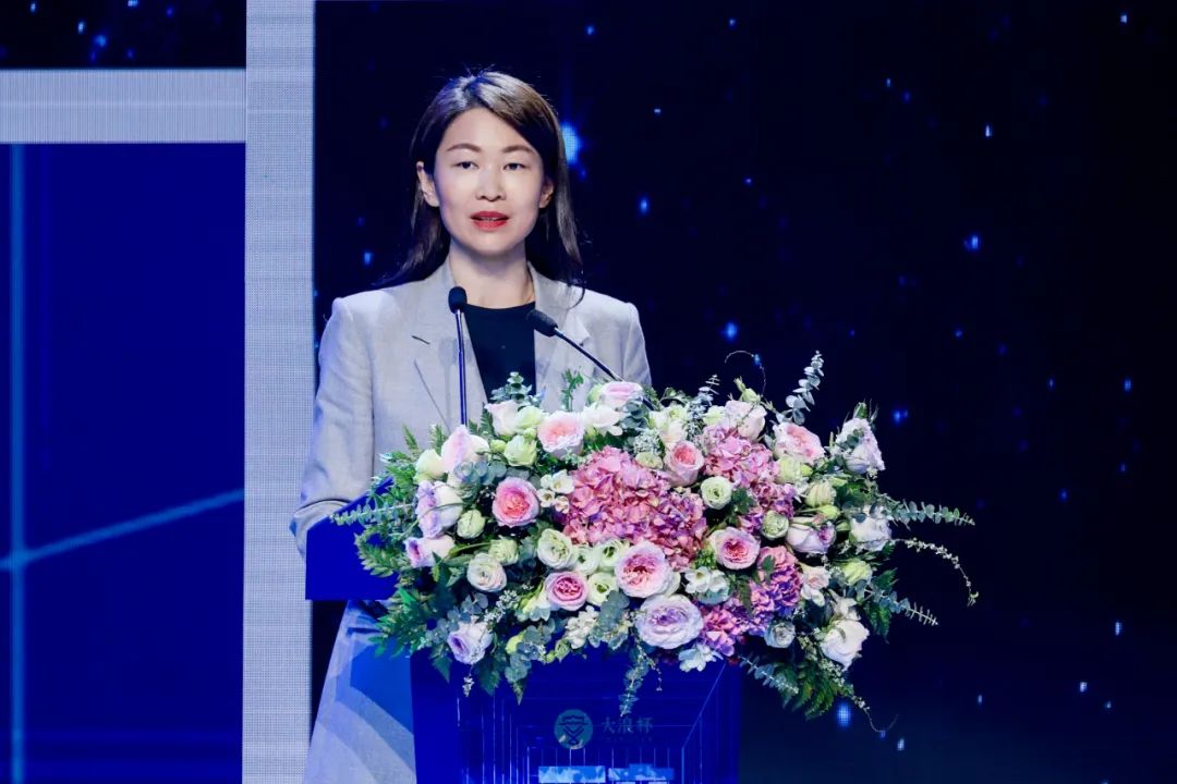 &ldquo;元音#東方&rdquo;第十二屆&ldquo;大浪杯&rdquo;中國女裝設計大賽圓滿收官，作品《逍遙詩學》贏得&ldquo;金浪獎&rdquo;20萬，大賽虛擬代言人&ldquo;唯我&rdquo;驚艷亮相！