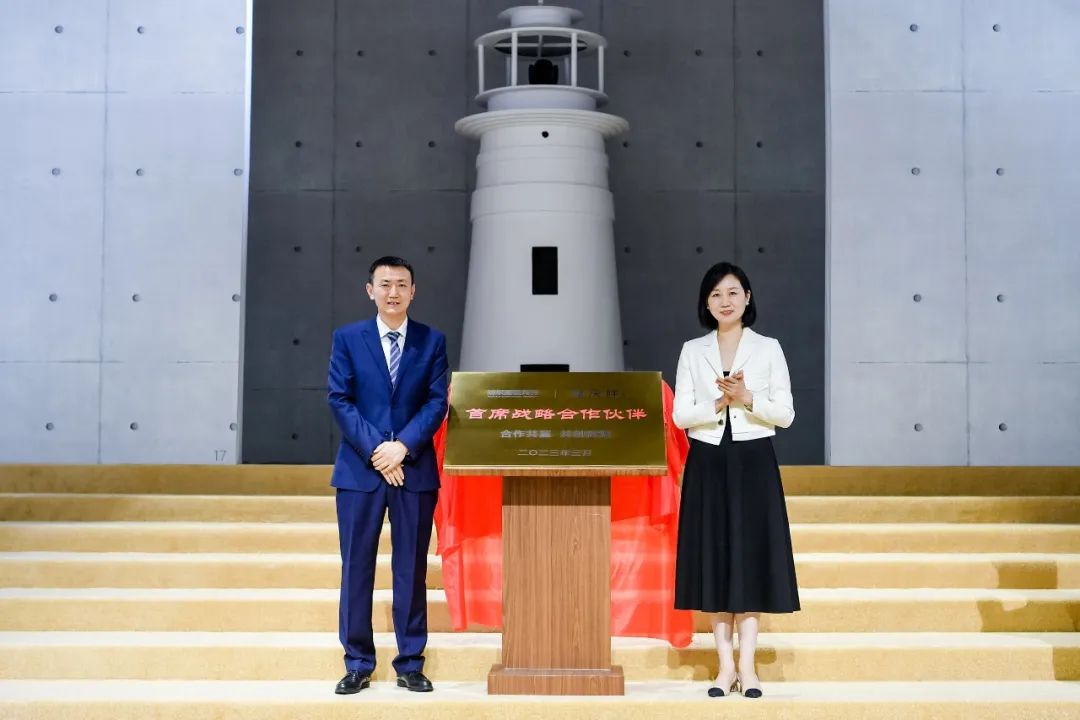  突破與自由，民族服裝定制品牌隆慶祥2023春夏新品發(fā)布會&ldquo;自由之境&rdquo;圓滿舉行