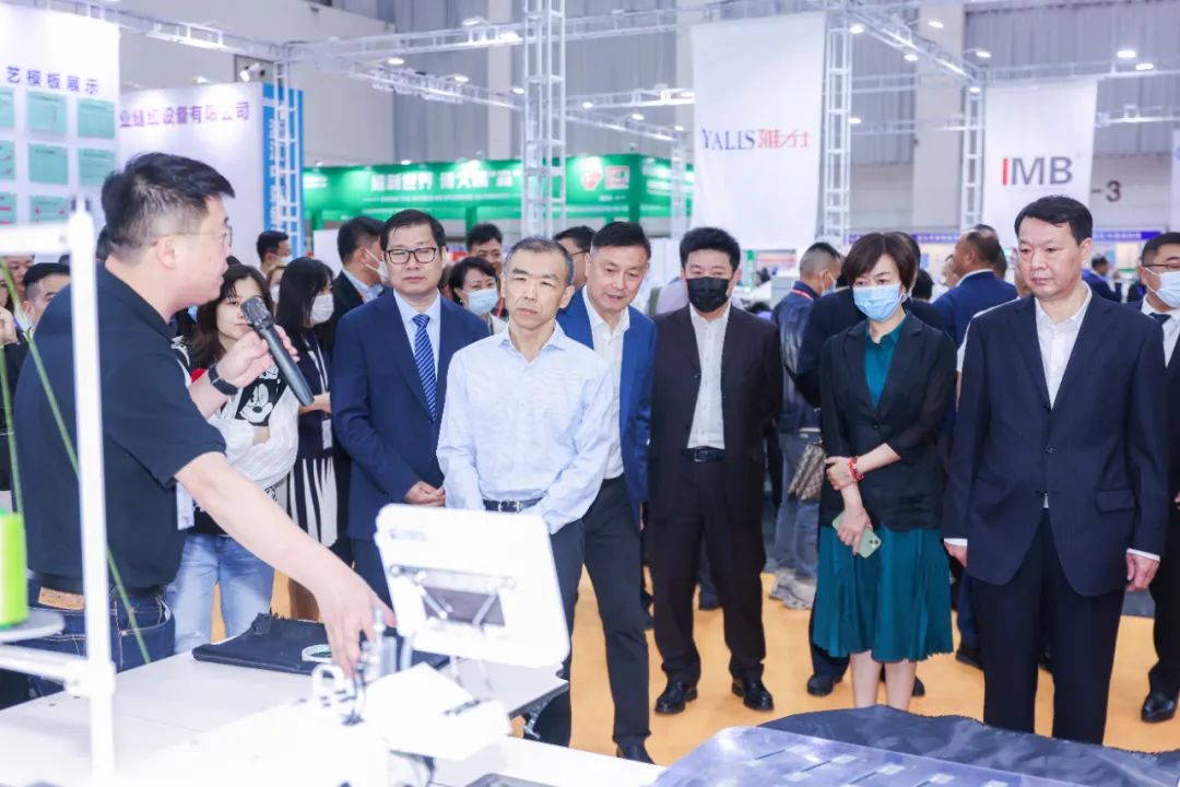 潮起江城，面向未來 | 2023武漢國際紡織面料及輔料博覽會啟幕