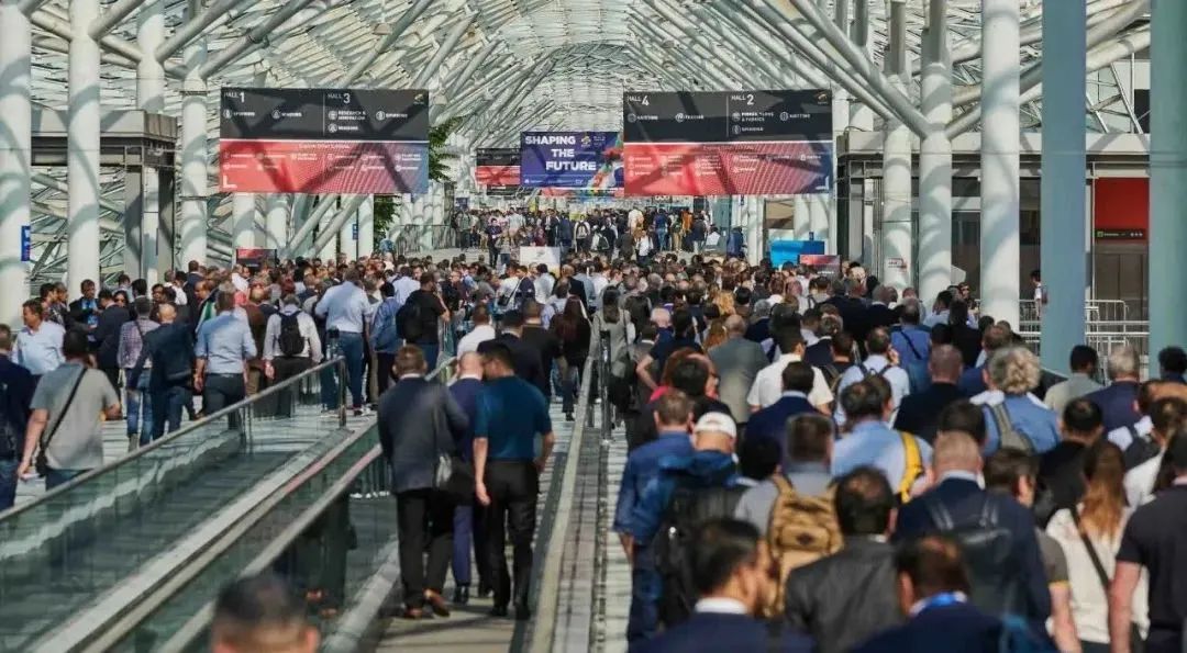 &ldquo;變革紡織世界&rdquo;ITMA2023在意大利米蘭隆重開幕，國際紡織機械聯(lián)合展舉行觀眾推介活動。