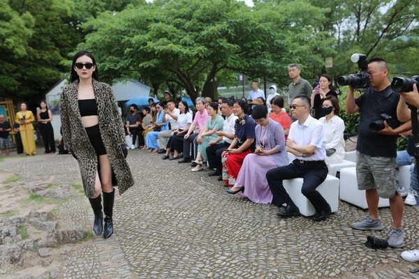 &ldquo;CHOICE YIN&rdquo; 尹的選擇驚艷河姆渡，演繹跨越七千年的時(shí)尚與文明的對(duì)話