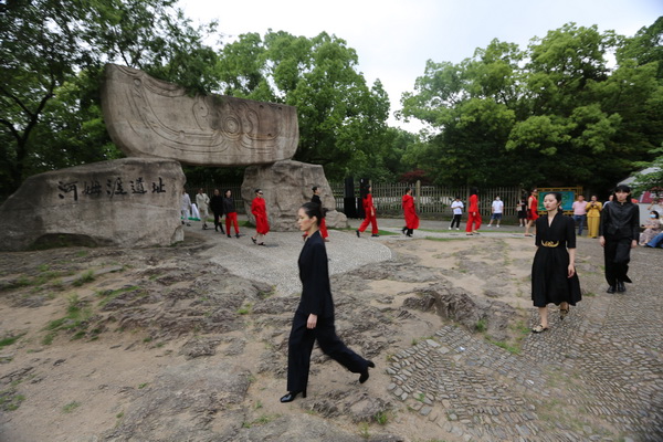 &ldquo;CHOICE YIN&rdquo;驚艷河姆渡，演繹遠(yuǎn)古文明與現(xiàn)代時(shí)尚與的對(duì)話