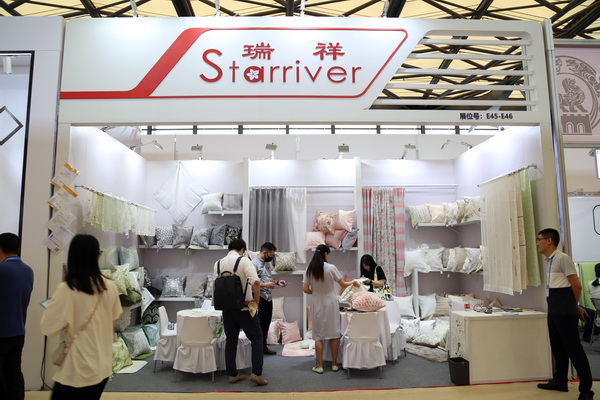 山東292家企業(yè)齊聚31屆華交會，青島家紡展團(tuán)大放異彩