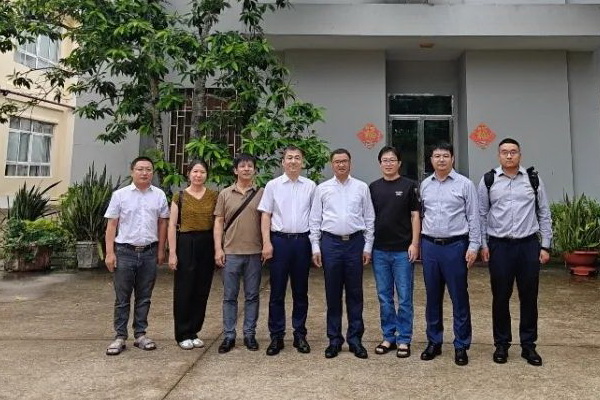 中國紡織品進(jìn)出口商會(huì)會(huì)長曹甲昌率會(huì)員企業(yè)赴越南訪問