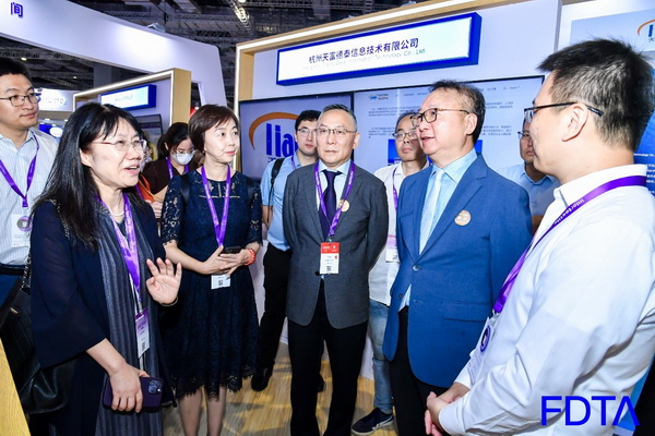 聚焦五大應(yīng)用場(chǎng)景，Digital Fashion推動(dòng)數(shù)字技術(shù)與時(shí)尚產(chǎn)業(yè)有機(jī)融合