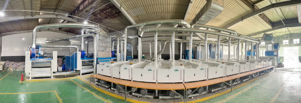 INTERFILIERE Shanghai 期待與您來年再見面！ INTERFILIERE INTERFILIERE貼身時(shí)尚原輔料展 2023-09-26 23:58 發(fā)表于上海   9月25-26日  為期兩天的2023上海國際貼身時(shí)尚原輔料展  取得圓滿成功  感謝品牌展商與觀眾一如既往的厚愛與支持      圖片 圖片 群星云集 大量品牌齊聚      圖片  圖片  圖片圖片圖片圖片圖片圖片圖片圖片圖片    圖片 圖片 承前啟后 講師風(fēng)采繼續(xù)    圖片圖片圖片圖片  圖片圖片圖片  圖片圖片圖片    圖片 圖片 精彩活動(dòng) 欽點(diǎn)優(yōu)秀典范    圖片  圖片    作為貼身時(shí)尚行業(yè)的專業(yè)展會(huì)，2023上海國際貼身時(shí)尚原輔料展全面整合行業(yè)資源，探索領(lǐng)域新產(chǎn)品、新技術(shù)、新理念。整場展會(huì)既有令人矚目的潮流新預(yù)測，又有催人奮進(jìn)的技術(shù)大革新，為促進(jìn)整個(gè)貼身時(shí)尚行業(yè)發(fā)展增色添彩。  圖片  圖片圖片  圖片  圖片    Interfiliere shanghai 作為知名的 Interfiliere 系列展在國內(nèi)開設(shè)的國際貼身時(shí)尚原輔料展，2023年與國內(nèi)中華紡織網(wǎng)、品牌服裝網(wǎng)、第一紡織網(wǎng)、CFW時(shí)尚、紡織服裝周刊、華衣網(wǎng)、中國貿(mào)易報(bào)等媒體開展深度合作并與Korean TV、INTIMA等海外媒體聯(lián)動(dòng)宣傳，是海外觀眾、海外展商與國內(nèi)市場進(jìn)行溝通、交流、往來的優(yōu)質(zhì)平臺(tái)。  圖片圖片圖片圖片  獲得Interfeel Awards的品牌及原創(chuàng)設(shè)計(jì)，更有機(jī)會(huì)參與2024年1月所舉辦的INTERFILIERE PARIS，在另一個(gè)國際舞臺(tái)獲得綻放光芒。如果您對(duì)自己的品牌產(chǎn)品足夠自信并愿意為引領(lǐng)整個(gè)貼身時(shí)尚產(chǎn)業(yè)走向更超前、更具想象力的未來，歡迎致電詢問：  Riana Cai 蔡繆田 女士  郵箱：Riana.Cai@comexposium.com  電話：+86 136 6183 5652    Mr  Fernando Zhu 朱天德 先生   郵箱：Fernando.Zhu@comexposium.com  電話：+86 157 2156 1236    獲取趨勢色卡請(qǐng)聯(lián)系：  Ms Cupid Ni 倪倩 女士  郵箱：Cupid.Ni@comexposium.com  電話： +86 156 1870 7710      新篇章即將開啟 敬請(qǐng)期待&hellip;  閱讀 427  INTERFILIERE貼身時(shí)尚原輔料展 ? 寫下你的留言 人劃線