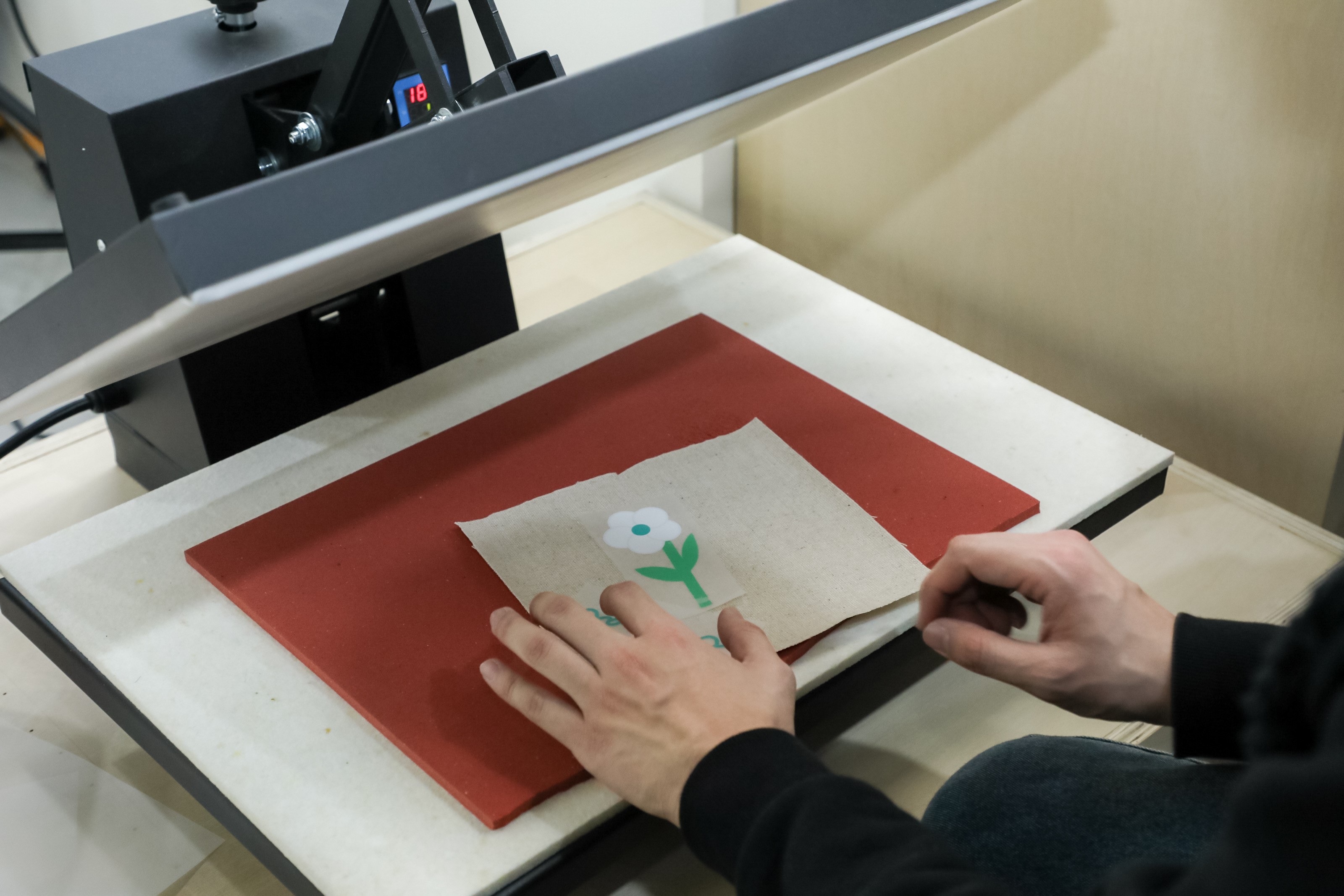 YLI外里全國首店 用運(yùn)動(dòng)與藝術(shù)帶你打破“野蠻邊界”