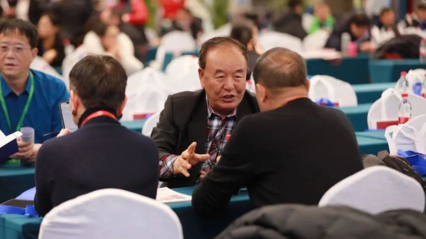 凝心聚力 合作共贏 陜西省校服供應(yīng)鏈大會(huì)在西安成功召開(kāi)