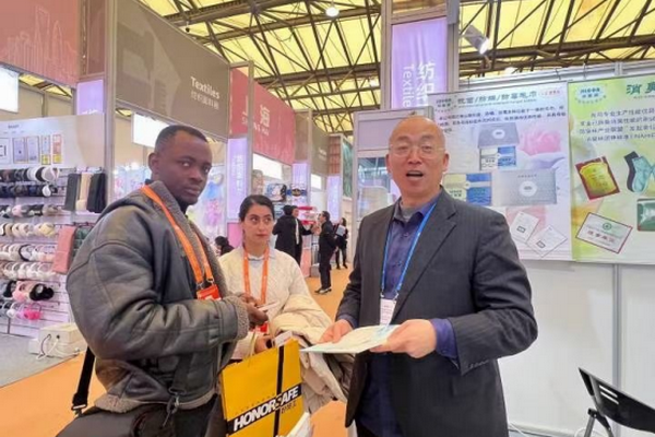  潔宜康攜手幗帆新材料頻頻參展，大力推廣功能性紡織新材料