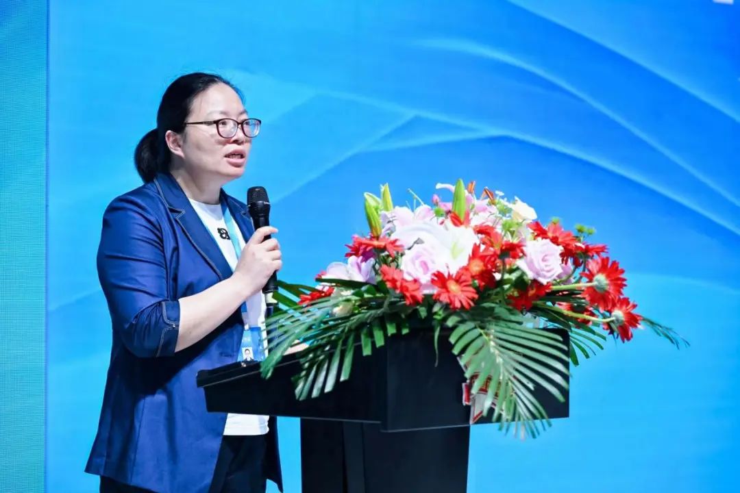 好面料在柯橋聚集2024中國面料之星啟動儀式暨知名服飾品牌趨勢交流分享會在紹興國際會展中心成功舉辦。