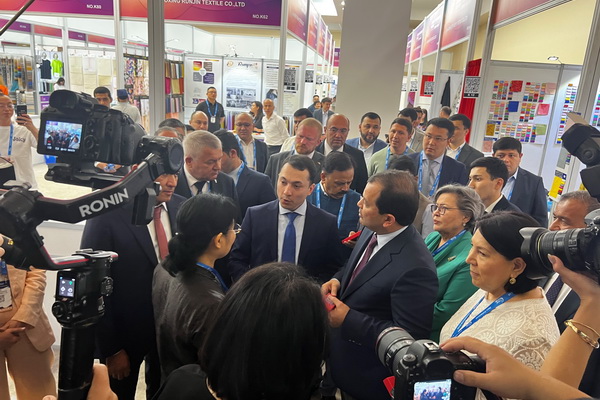 46家企業(yè)組團(tuán)參展！柯橋首個(gè)中亞紡織展在烏茲別克斯坦舉行