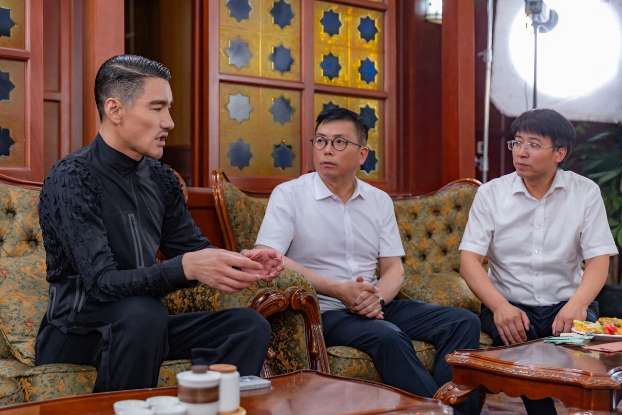 兵哥對話天津時裝周 | 中國首席超模胡兵親臨著名愛國實業(yè)家宋棐卿先生辦公樓共話東方時尚新生力