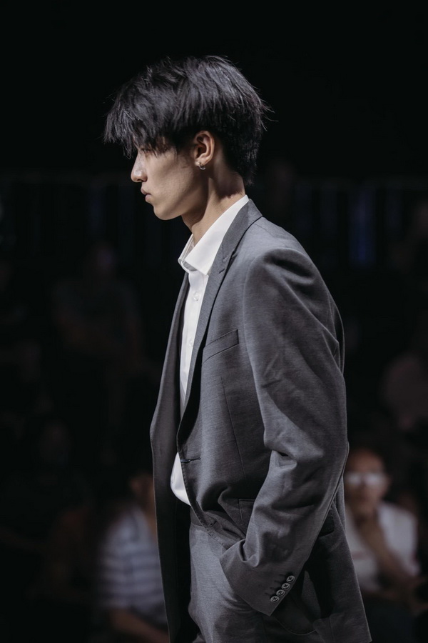 致力于打造民族定制品牌！艾思萊薩新品在天津時裝周圓滿發(fā)布