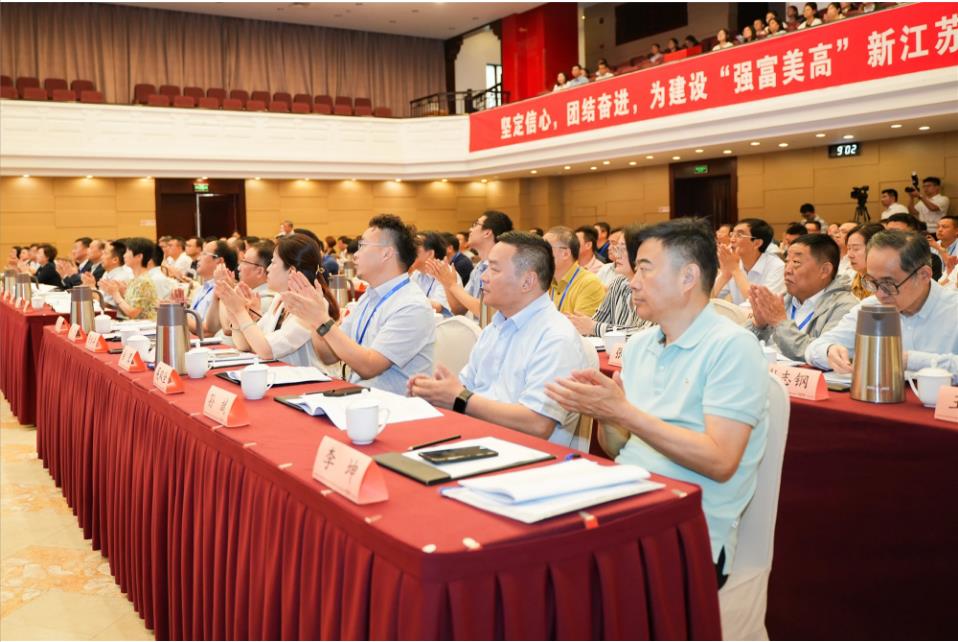 江蘇省紡織工業(yè)協(xié)會(huì)召開(kāi)第五次會(huì)員代表大會(huì)，周勇當(dāng)先新一任會(huì)長(zhǎng)