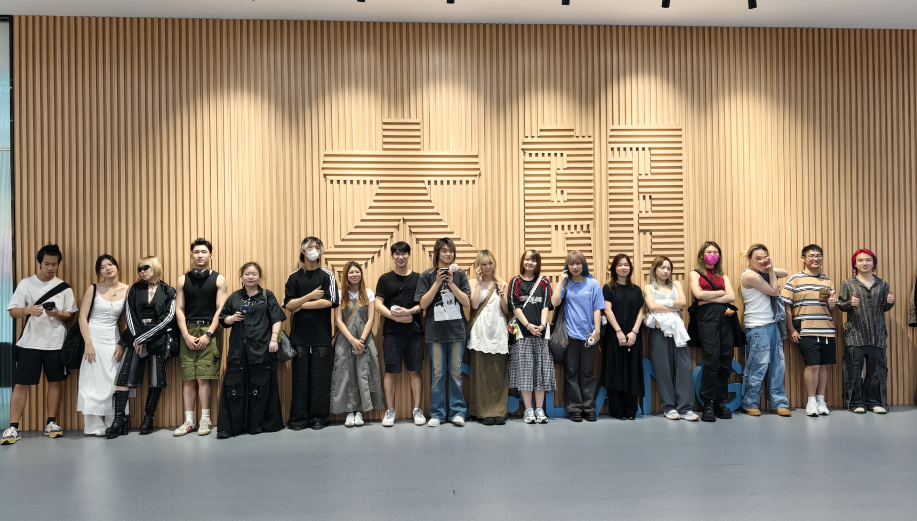 香港知專設計學院“灣區(qū)探索行—針織啟航”活動走進東莞大朗