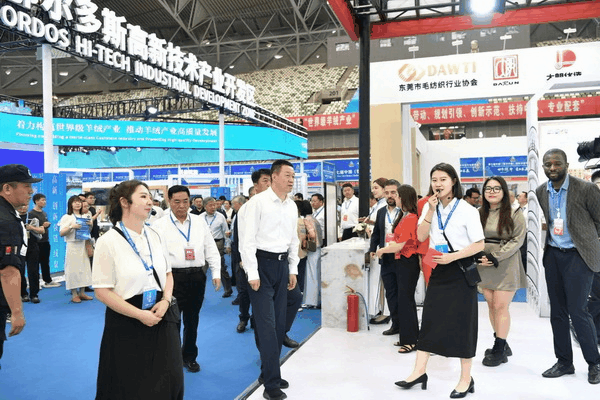 36家毛織企業(yè)抱團(tuán)參展中國(guó)（鄂爾多斯）國(guó)際羊絨羊毛展覽會(huì)，提升大朗品牌知名度 