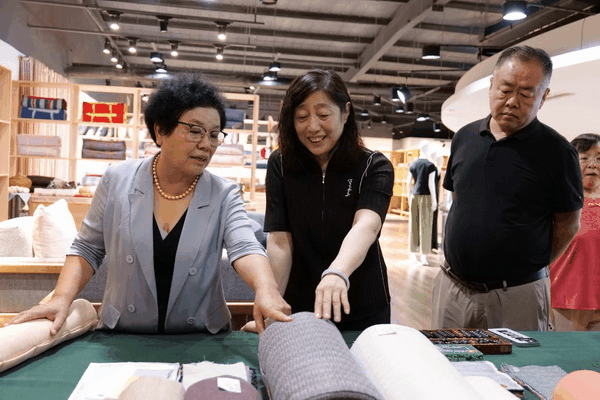 勞模、低碳、AI、新材料&hellip;&hellip;紡織行業(yè)專精特新中小企業(yè)走進(jìn)石家莊