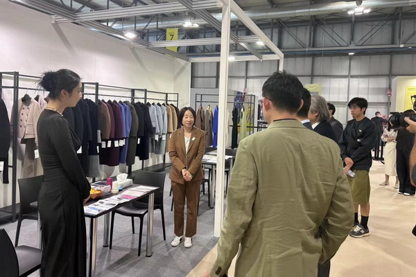 昭奈華裕閃耀米蘭，共繪中意時(shí)尚融合新篇章