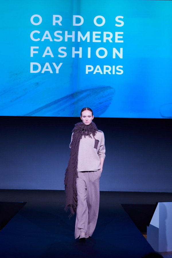 乘風(fēng)馭海，踏浪而升，鄂爾多斯市羊絨時尚日強(qiáng)勢登陸巴黎時裝周