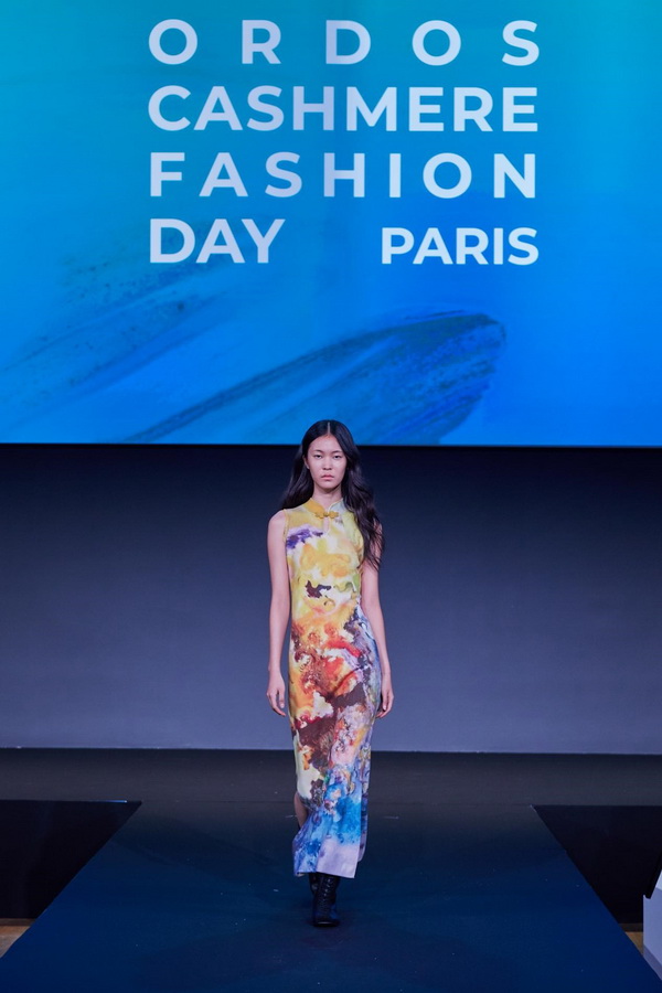 乘風(fēng)馭海，踏浪而升，鄂爾多斯市羊絨時尚日強(qiáng)勢登陸巴黎時裝周