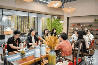 融匯優(yōu)質(zhì)資源，提速時尚發(fā)展！&ldquo;2024柯橋天天時尚&rdquo;完美交卷！