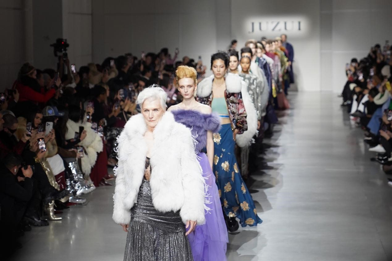  攜手玖姿JUZUI創(chuàng)意總監(jiān)王陶Taoray Wang 老錢(qián)皮草紐約時(shí)裝周成新貴