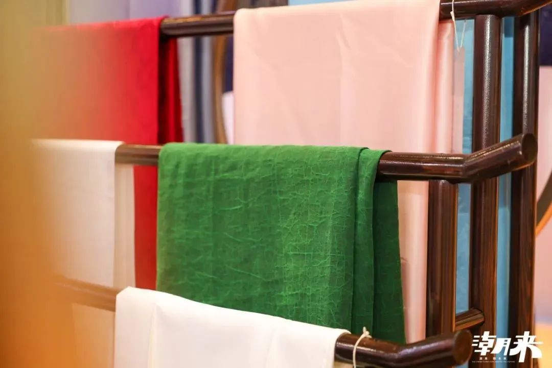 向&ldquo;心&rdquo;而生 逐&ldquo;質(zhì)&rdquo;而行 2025海寧中國(guó)國(guó)際皮革毛皮時(shí)裝面輔料展盛大開幕