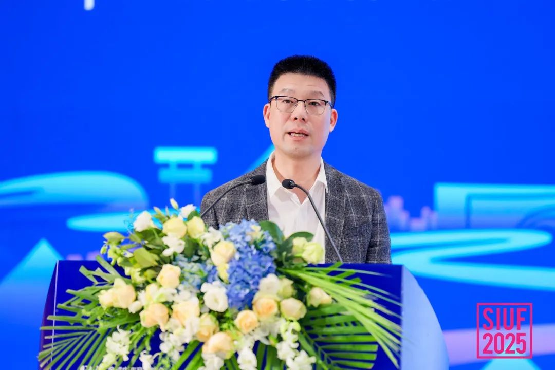 內(nèi)衣產(chǎn)業(yè)聚智深圳，共繪&ldquo;智尚&rdquo; 新篇｜2025中國內(nèi)衣文化周暨第三屆U30全球內(nèi)衣產(chǎn)業(yè)峰會圓滿落幕