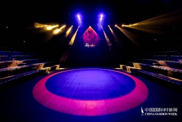 胡瑩瑩的精神內(nèi)核&ldquo;ARTEMIS&middot;自由悅己&rdquo;  設計師品牌Y2FREEDOM秋冬系列北京綻放