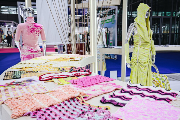 潮涌鵬城，開啟時(shí)尚 &ldquo;超鏈接&rdquo;丨第30屆FASHION SOURCE時(shí)尚之源深圳展、AW25深圳原創(chuàng)時(shí)裝周盛大啟幕