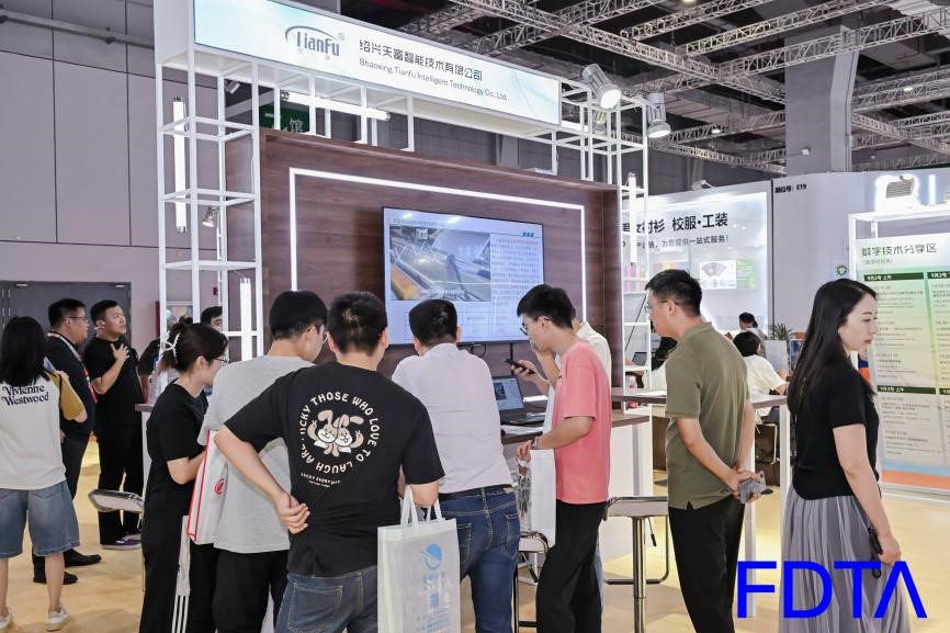 從數(shù)據(jù)決策到虛擬織布，數(shù)字時(shí)尚創(chuàng)新空間貫通紡織全鏈數(shù)智升級(jí)！