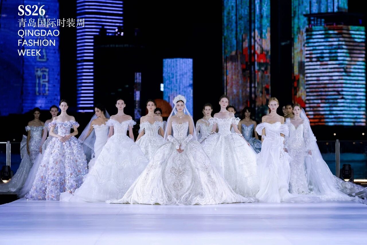 潮涌浮山灣畔 時(shí)尚綺夢啟航--2025中國（青島）國際時(shí)裝周盛大啟幕！