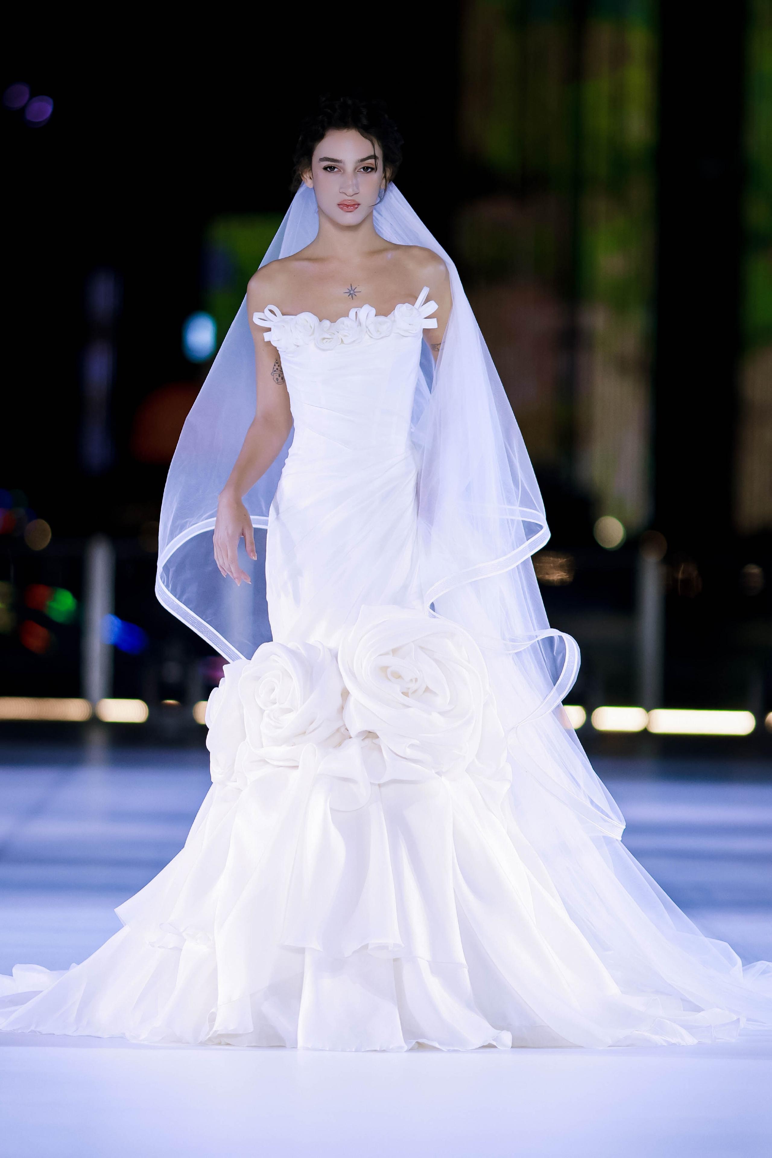 潮涌浮山灣畔 時(shí)尚綺夢啟航--2025中國（青島）國際時(shí)裝周盛大啟幕！