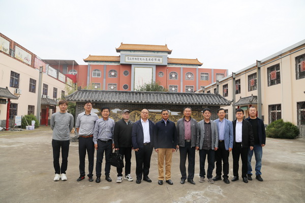 中國紡織品進出口商會曹甲昌會長一行來青調(diào)研家紡行業(yè)