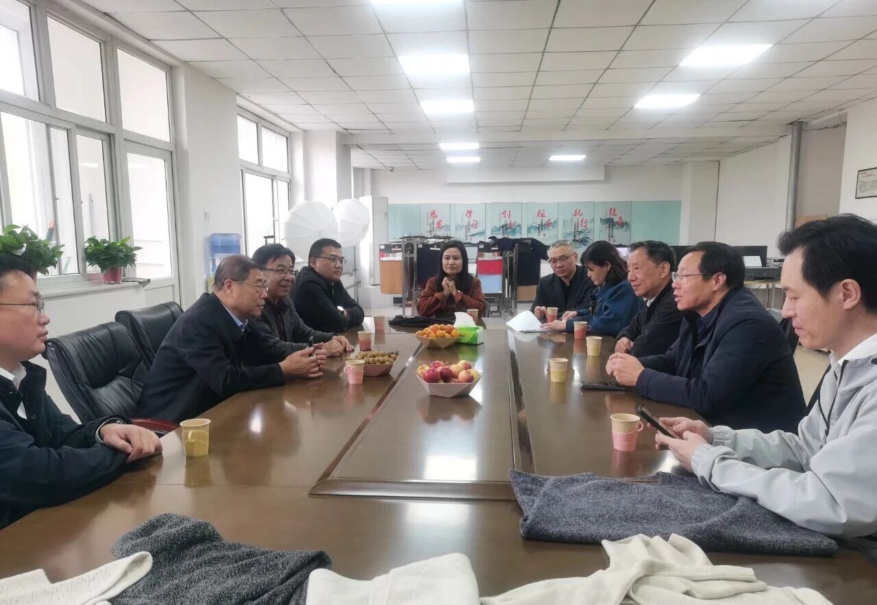河北省工信廳領(lǐng)導(dǎo)調(diào)研清河兩家羊絨企業(yè)關(guān)注與石家莊紡織企業(yè)攜手創(chuàng)新發(fā)展