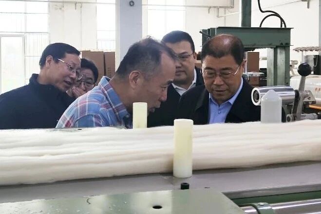 河北省工信廳領(lǐng)導(dǎo)調(diào)研清河兩家羊絨企業(yè)關(guān)注與石家莊紡織企業(yè)攜手創(chuàng)新發(fā)展