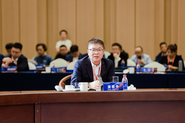 開放競合 共鏈未來--2025知名企業(yè)家圓桌會議擘畫紡織產業(yè)新格局