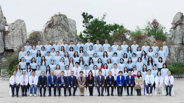 紋創(chuàng)新象，挖掘創(chuàng)意設(shè)計(jì)人才！2025年紡織行業(yè)紡織面料設(shè)計(jì)師（圖案設(shè)計(jì)）職業(yè)技能競賽全國決賽順利舉行