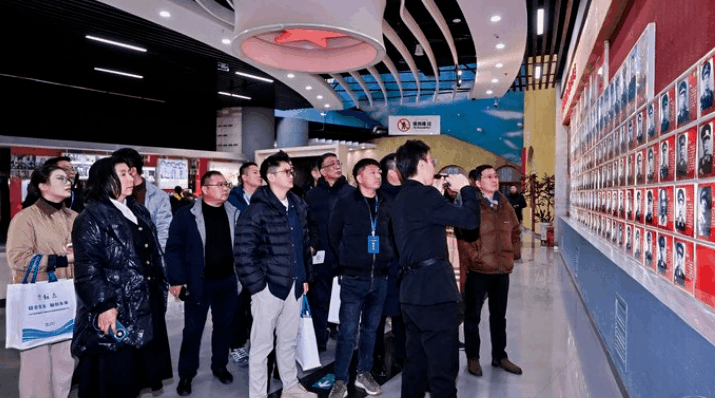 鏈合東西&middot;融創(chuàng)未來，2025紡織服裝產(chǎn)業(yè)園區(qū)供應(yīng)鏈高質(zhì)量發(fā)展大會在阿拉爾隆重召開