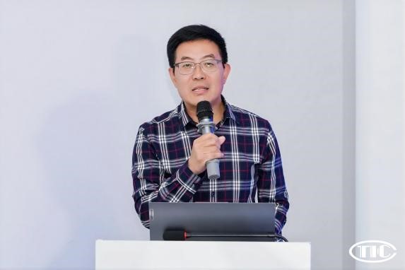 破解數(shù)字化管理難題！紡織數(shù)智轉(zhuǎn)型研討會在柯橋舉辦