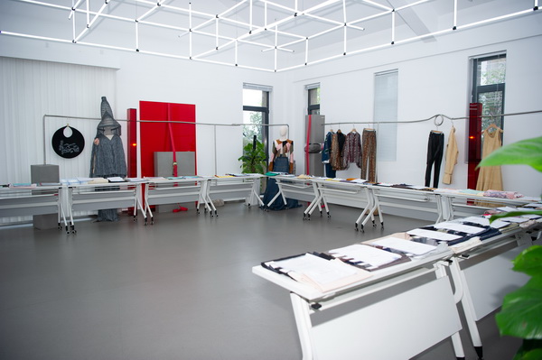 以人才培育為行業(yè)注入持久驅(qū)動力！第十一屆十佳紡織面料設(shè)計師評審會于柯橋舉行