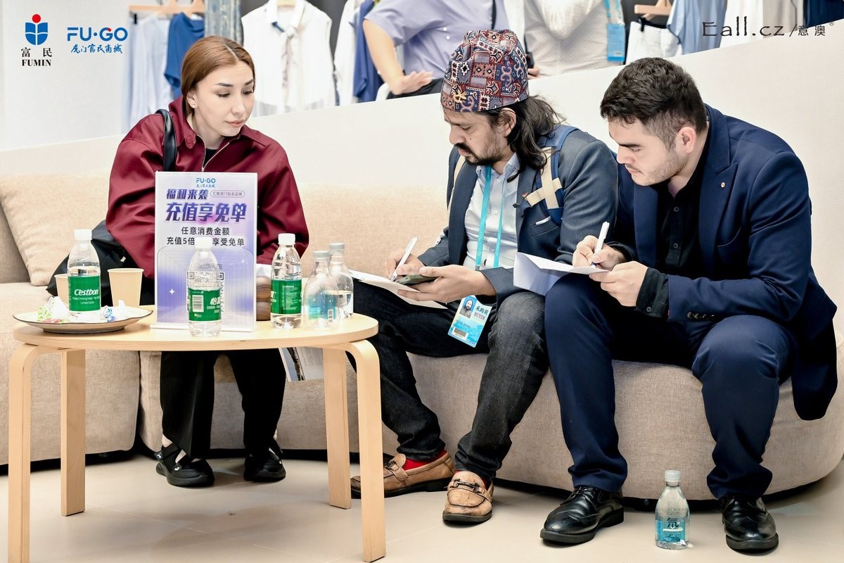 秀展同步即看即訂！虎門服裝品牌2026秋冬發(fā)布訂貨會啟幕